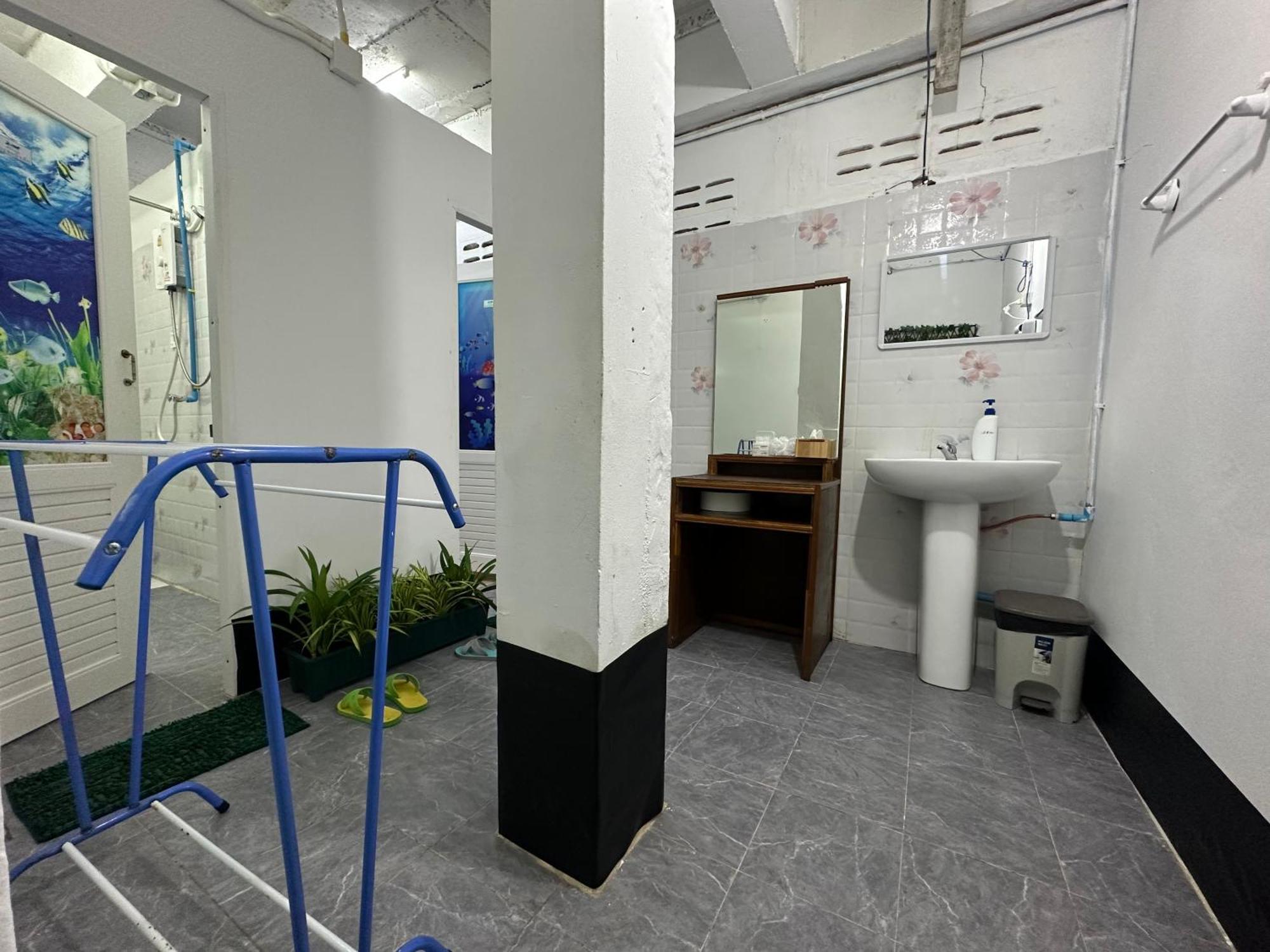 Sweed Dee Hostel